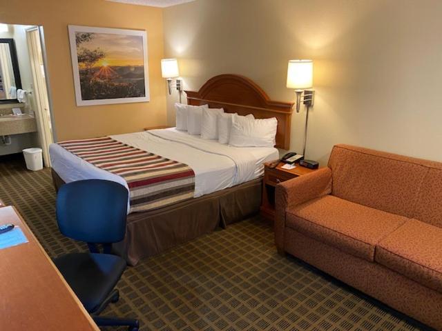 Days Inn By Wyndham Asheville West Candler Exterior foto